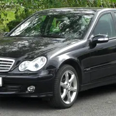 Mercedes C-Klasa W203: typowe usterki, koszty i porady dla kupujących
