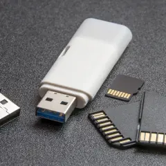 Jaki format pendrive do radia samochodowego, aby uniknąć problemów?