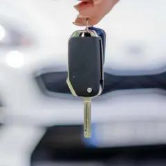 Kluczyki do nowego samochodu w leasing. Ciesz się jazdą bez zmartwień!