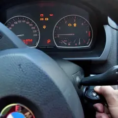 Auto nie chce odpalić? Poznaj 5 najczęstszych przyczyn i rozwiązań
