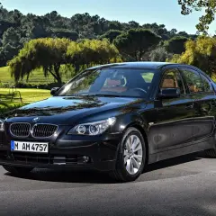 BMW E60 3.0 benzyna – doskonałe połączenie komfortu i osiągów.