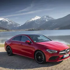 Mercedes-Benz CLA Coupe - wyjątkowe cechy, specyfikacje i porównania