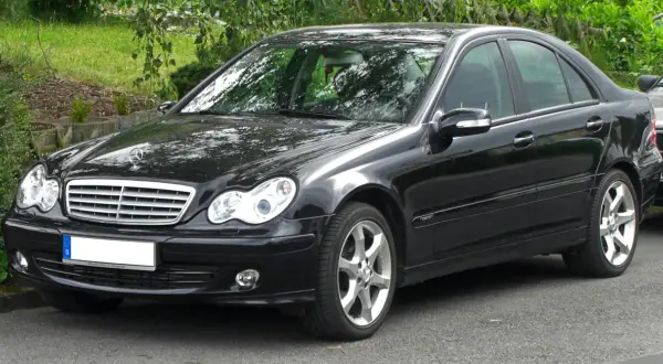 Mercedes C-Klasa W203: typowe usterki, koszty i porady dla kupujących