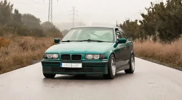 BMW E36 gruz – jak wykorzystać stary model do driftu i tuningu?