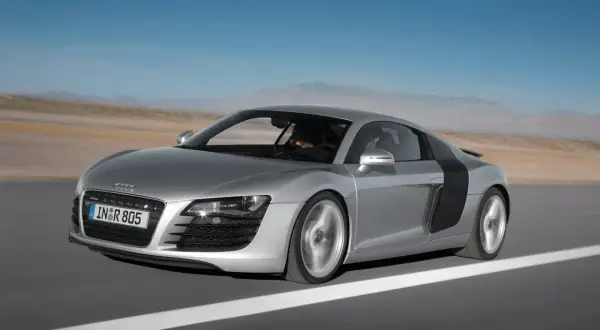 Audi R8 V8: Specyfikacja techniczna i osiągi supersamochodu