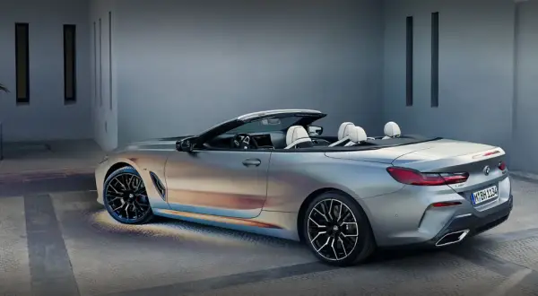 BMW 8 Cabrio: Luksusowy Kabriolet z Mocą i Elegancją