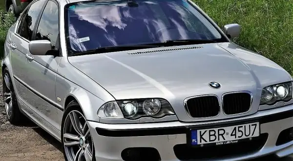 BMW E46 M pakiet – dlaczego warto zainwestować w ten model?