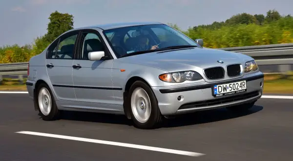 BMW 2.0 benzyna: Modele, osiągi i zużycie paliwa - Co warto wiedzieć