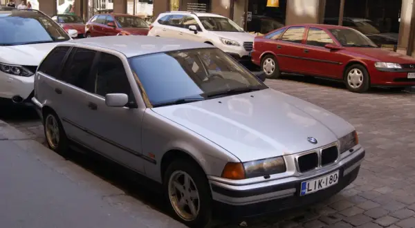 BMW E36 kombi – czy warto inwestować w ten kultowy model?