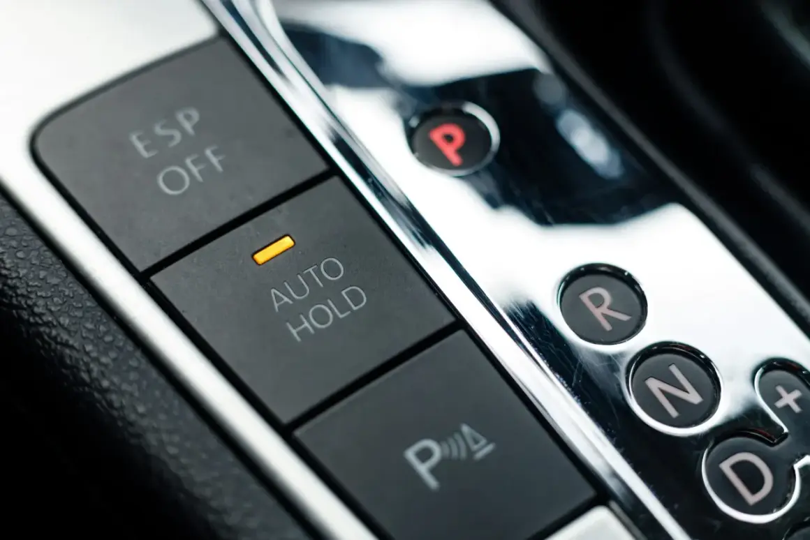 Auto Hold w jakich samochodach? Sprawdź, które modele go mają