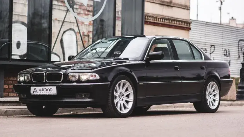BMW Seria 7 E38: Luksusowa limuzyna, która wciąż zachwyca