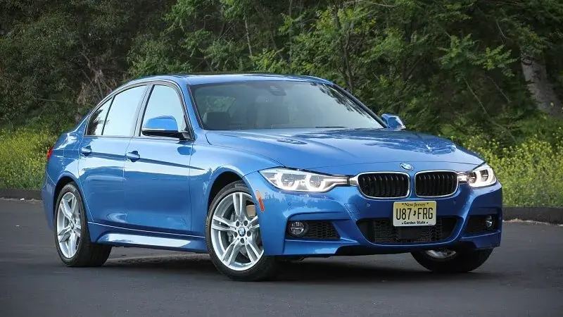BMW F30: Kompletny przegląd modelu - Wszystko, co musisz wiedzieć