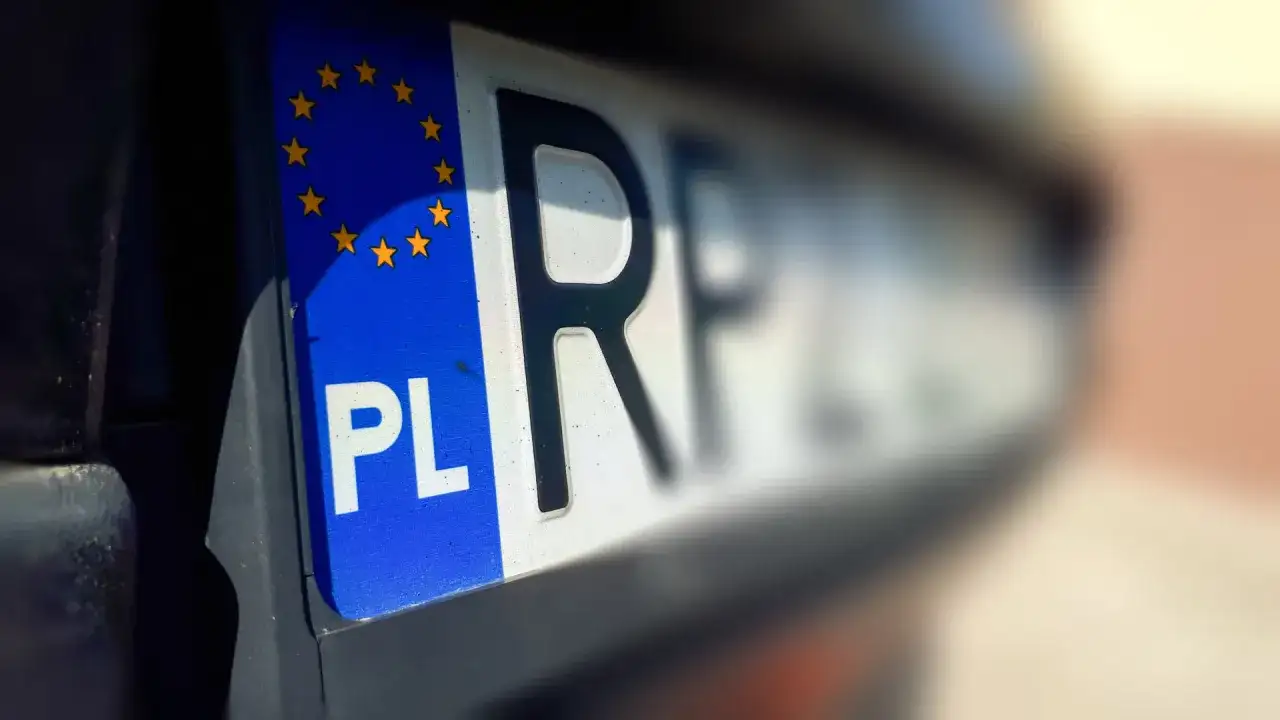 Tablice BSI - co oznaczają i gdzie zarejestrować auto?