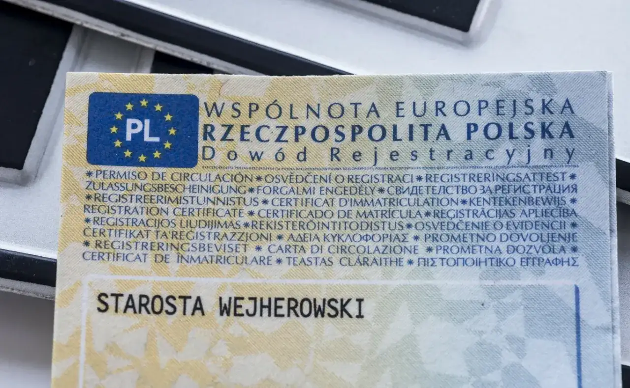 Dowód rejestracyjny krok po kroku - rubryki, koszty i wtórnik