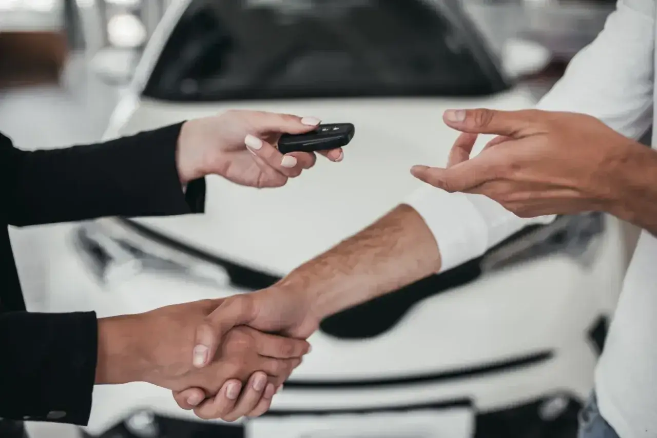 Pierwsze auto - jak wybrać mądrze i uniknąć pułapek?