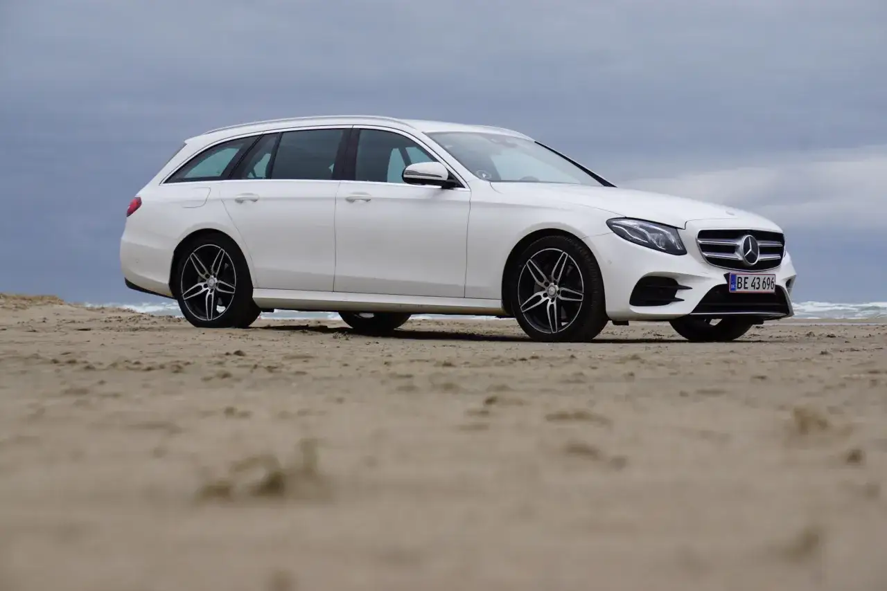 Zdjęcie Mercedes E-Klasa Kombi - Dlaczego warto zainwestować w ten model?