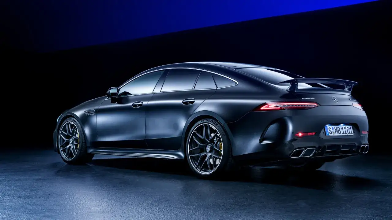 Zdjęcie Mercedes AMG GTR 4 door - moc, cena i porównanie z innymi modelami