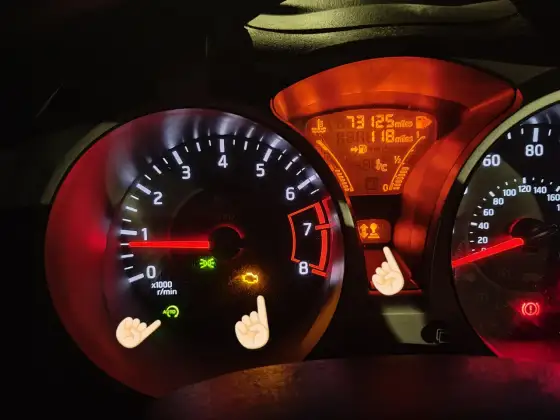 Co oznaczają kontrolki w Nissan Juke? Opis ostrzegawczych symboli