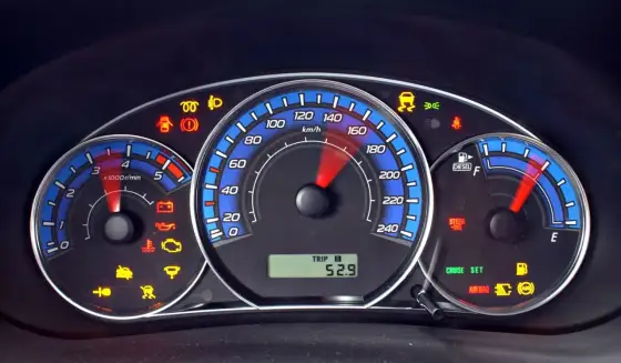 Co oznaczają kontrolki w Ford Kuga? Oznaczenia i opinie kierowców