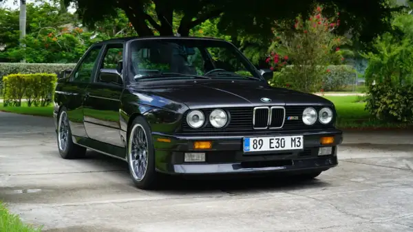 BMW M3 E30: Ile kosztuje kultowy model? Ceny i porady