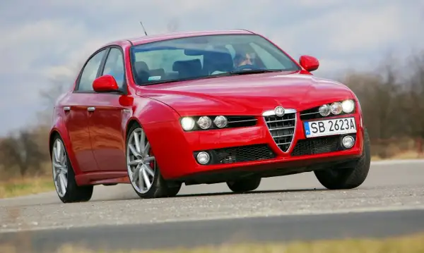 Alfa Romeo 159 1.9 JTD: Kompleksowa analiza opinii kierowców
