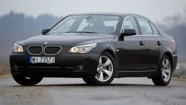 BMW E60 Seria 5: Wszystko o Luksusowej Limuzynie Bawarskiej Marki