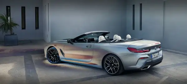 BMW 8 Cabrio: Luksusowy Kabriolet z Mocą i Elegancją