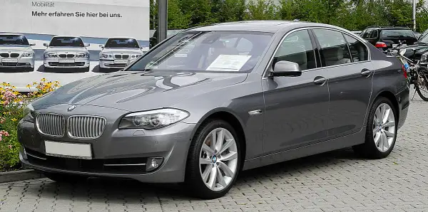 BMW 10: Wszystko o kultowym modelu serii 5 F10 - fakty i opinie