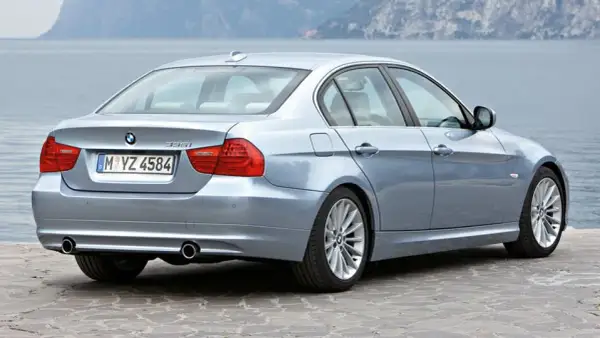 BMW E90 lifting – kluczowe zmiany, silniki i typowe usterki po liftingu